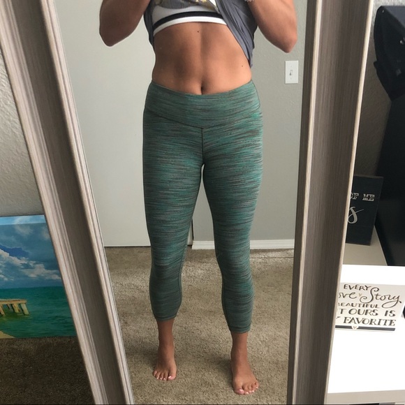 🌟 Lululemon green striped wunder under leggings - Picture 1 of 4